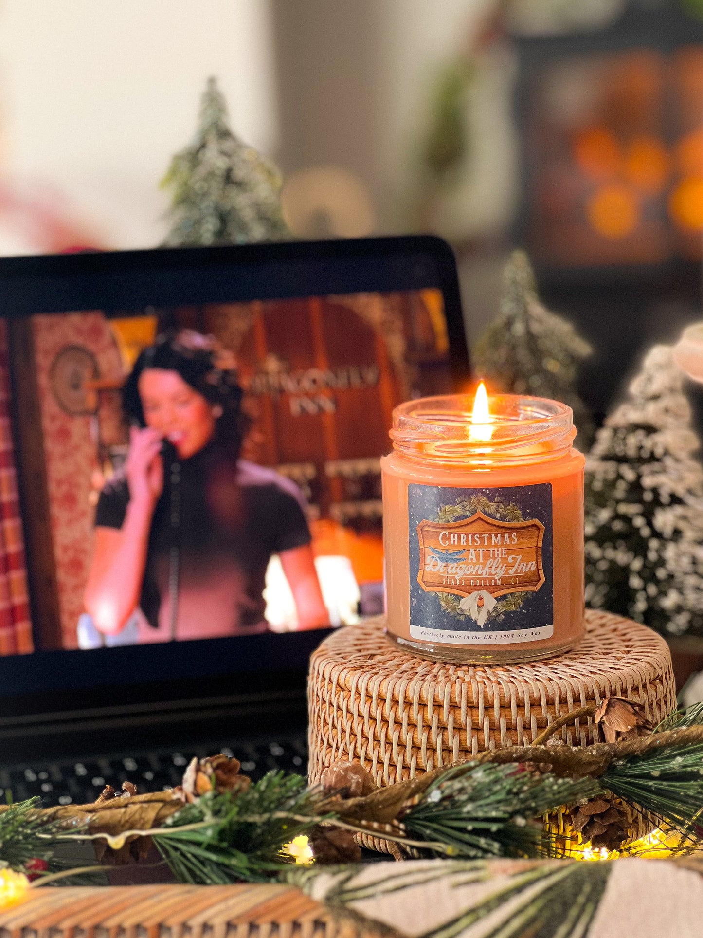 Christmas at the Dragonfly Inn Candle