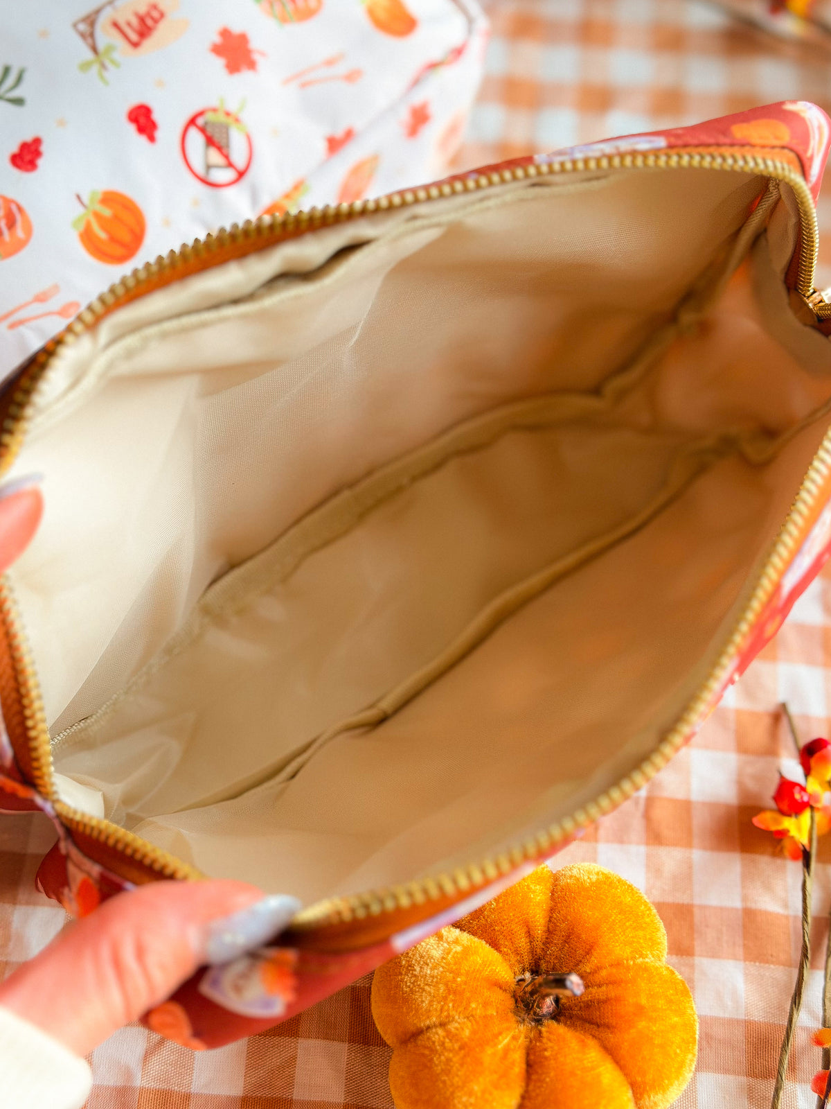 Autumn Diner Cream Pouch