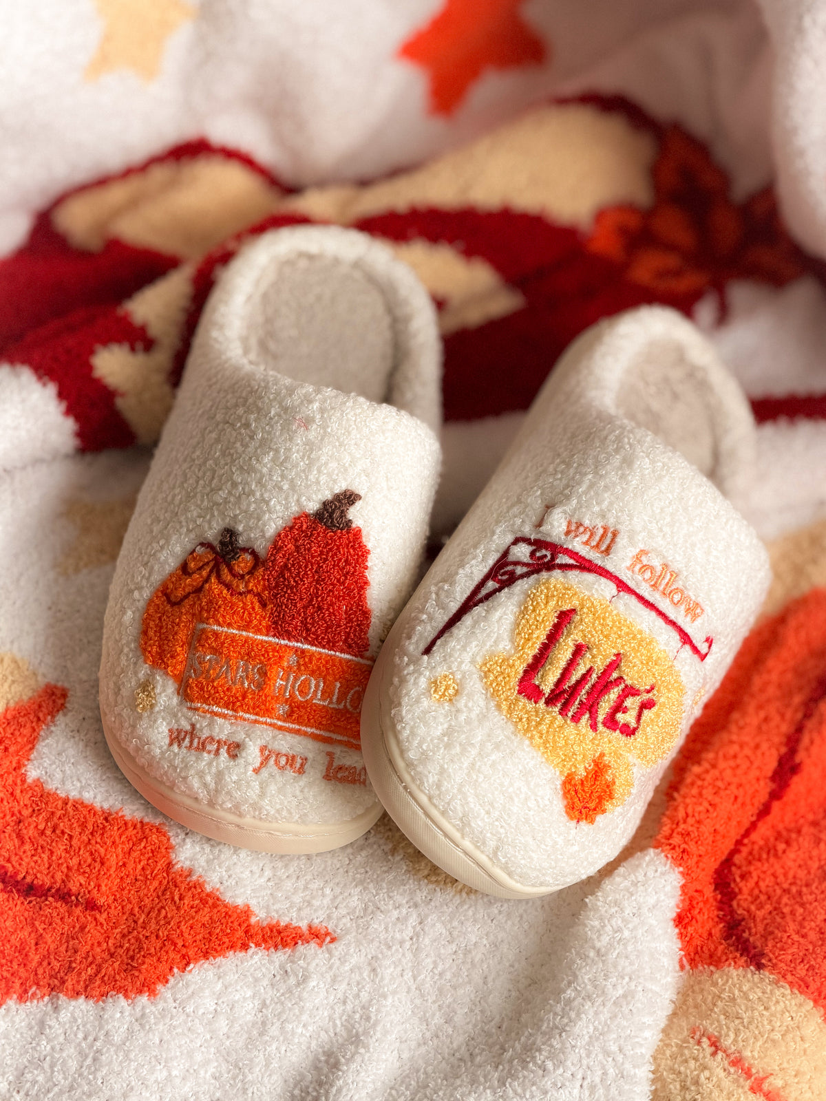 Autumn Cosy Club Blanket & Slippers Bundle