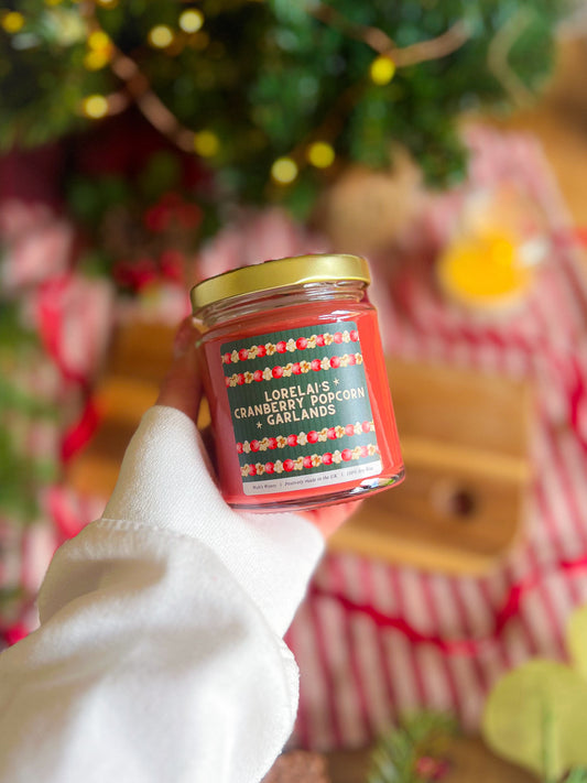 Lorelai's Popcorn and Cranberry Garland Candle