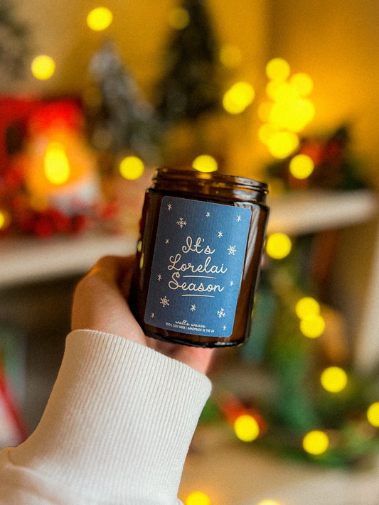 It's Lorelai Season Candle