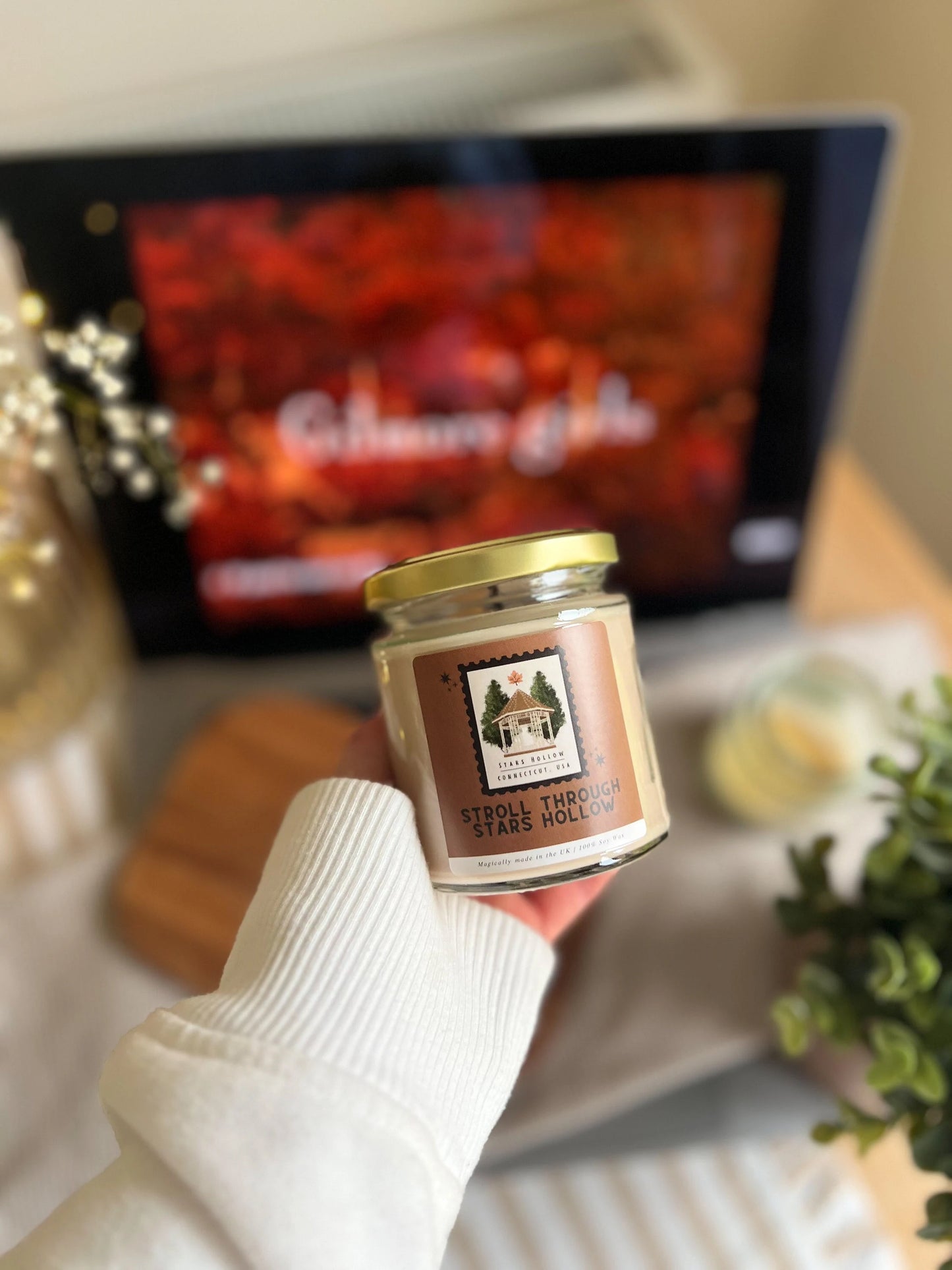 Stroll Through Stars Hollow Candle